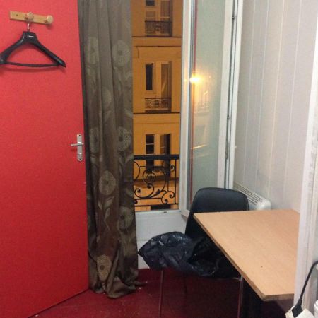 Hotel Cyrano Voltaire Париж Екстериор снимка