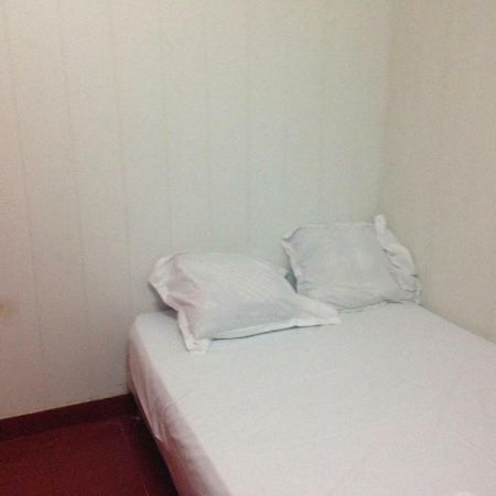 Hotel Cyrano Voltaire Париж Екстериор снимка