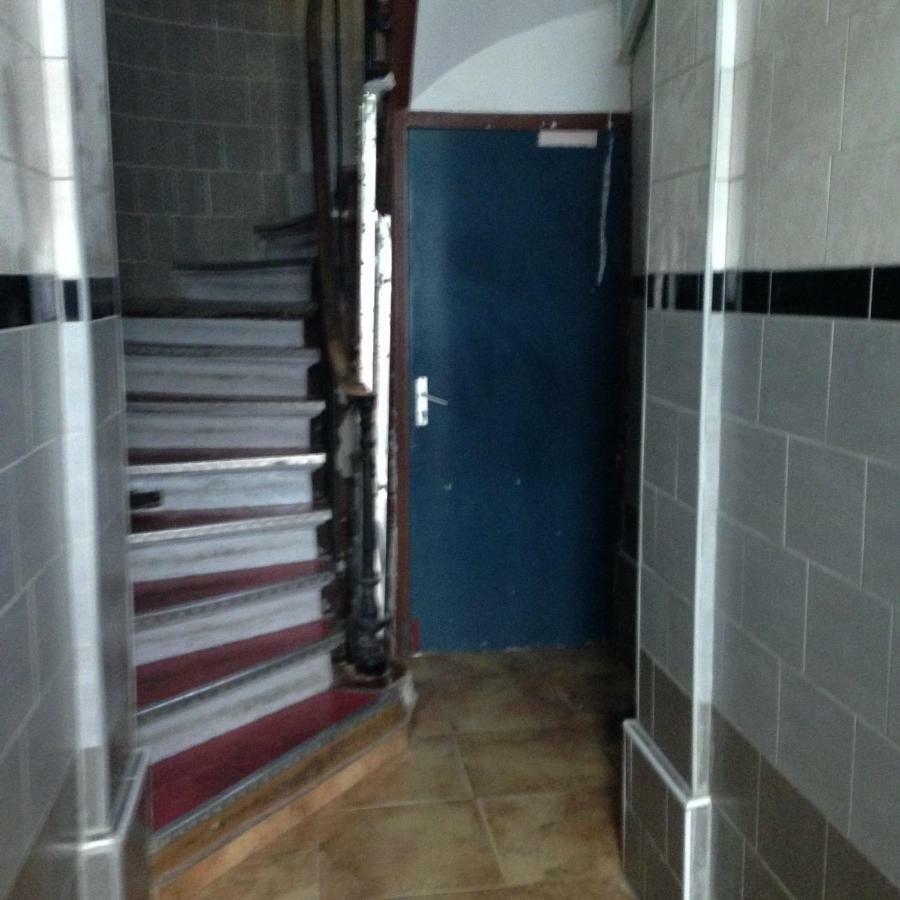 Hotel Cyrano Voltaire Париж Екстериор снимка